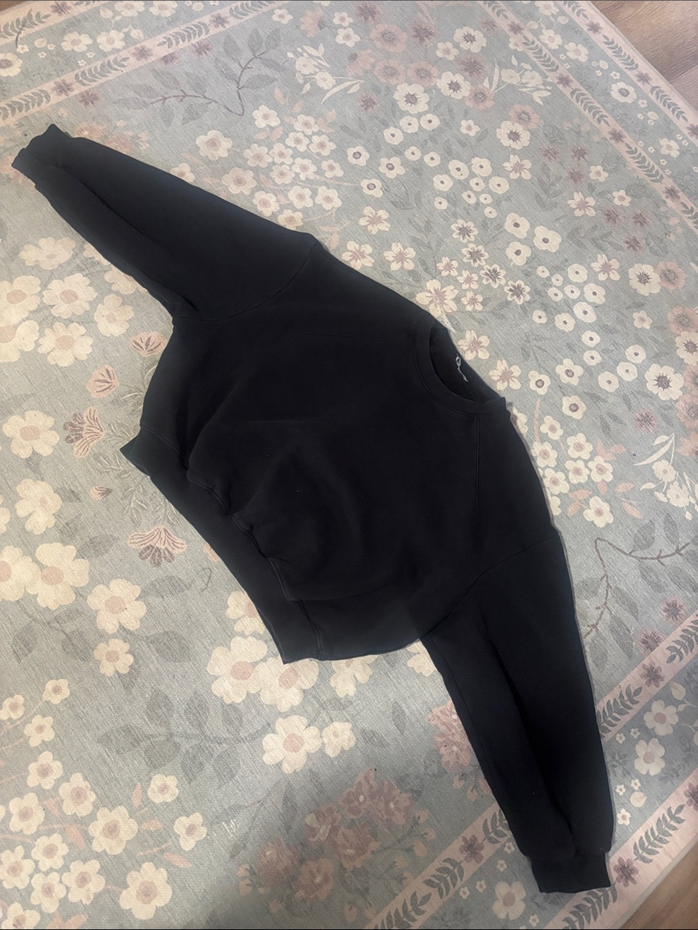 Zara Black Cropped Crewneck Sweatshirt
